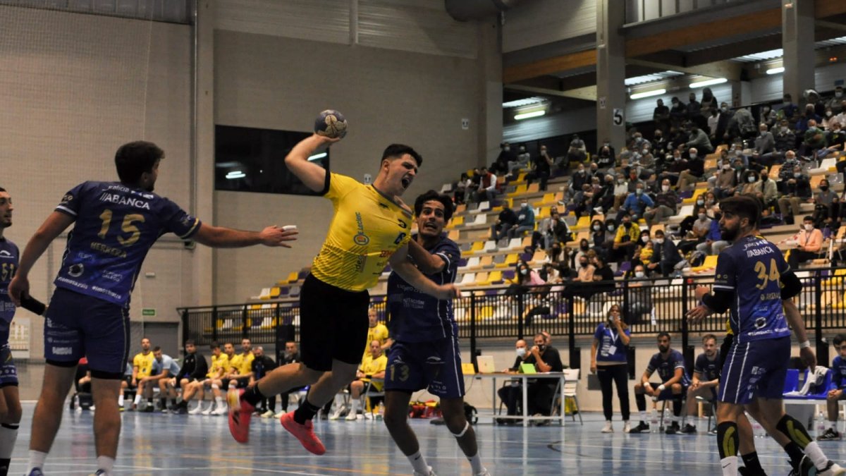 Balonmano Soria quiere mantenerse firme en su pabellón. HDS
