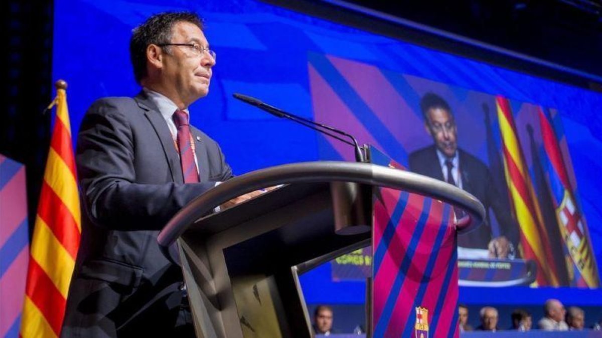 Josep Maria Bartomeu, durante su discurso ante el congreso de peñas azulgranas.-JOAN MONFORT