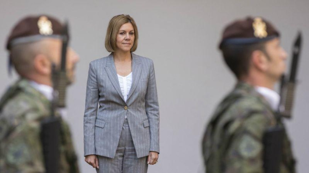 El Ministerio de Defensa ha adjudicado varios contratos de servicios e infraestructuras de telecomunicaciones a las compañías Telefónica, Satlink, Hildesat y TRC Informática por un importe total de 65,52 millones de euros.-MIGUEL LORENZO (EL PERIÓDICO)