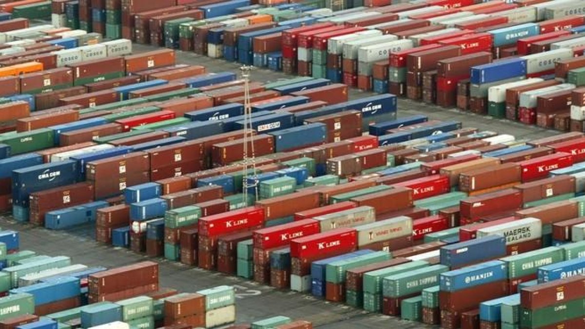 Contenedores en el puerto de Barcelona.-ÁLVARO MONGE