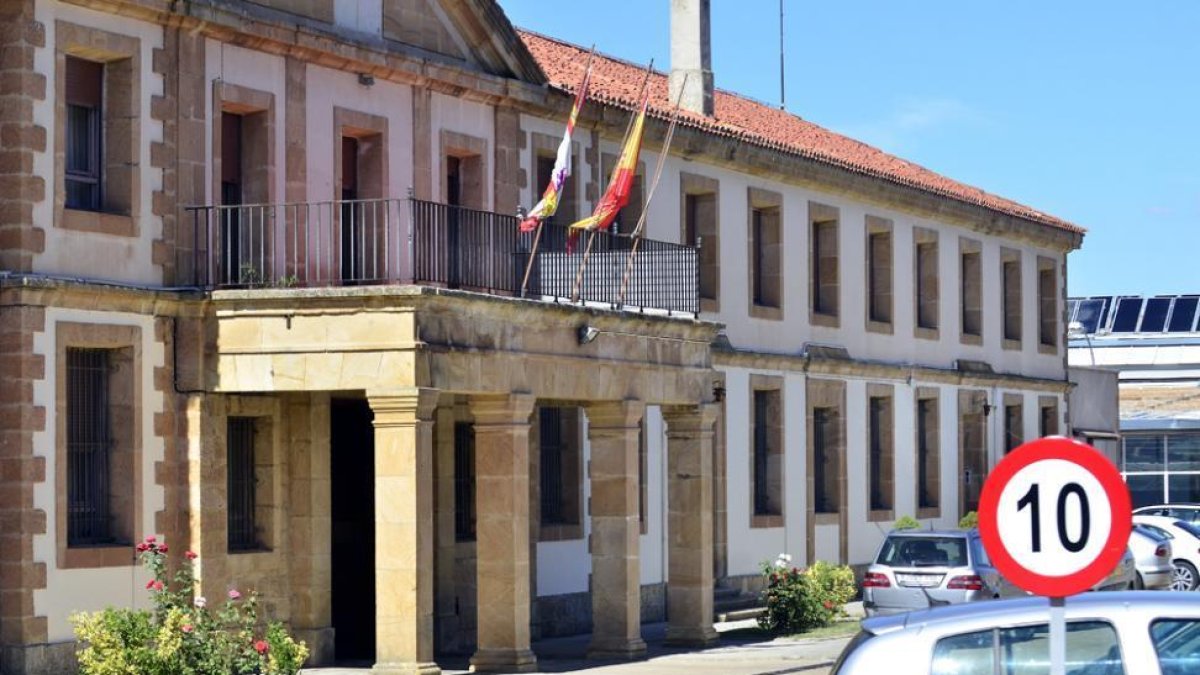 Exterior de la prisión de Soria, donde ocurrieron los hechos.-ÁLVARO MARTÍNEZ
