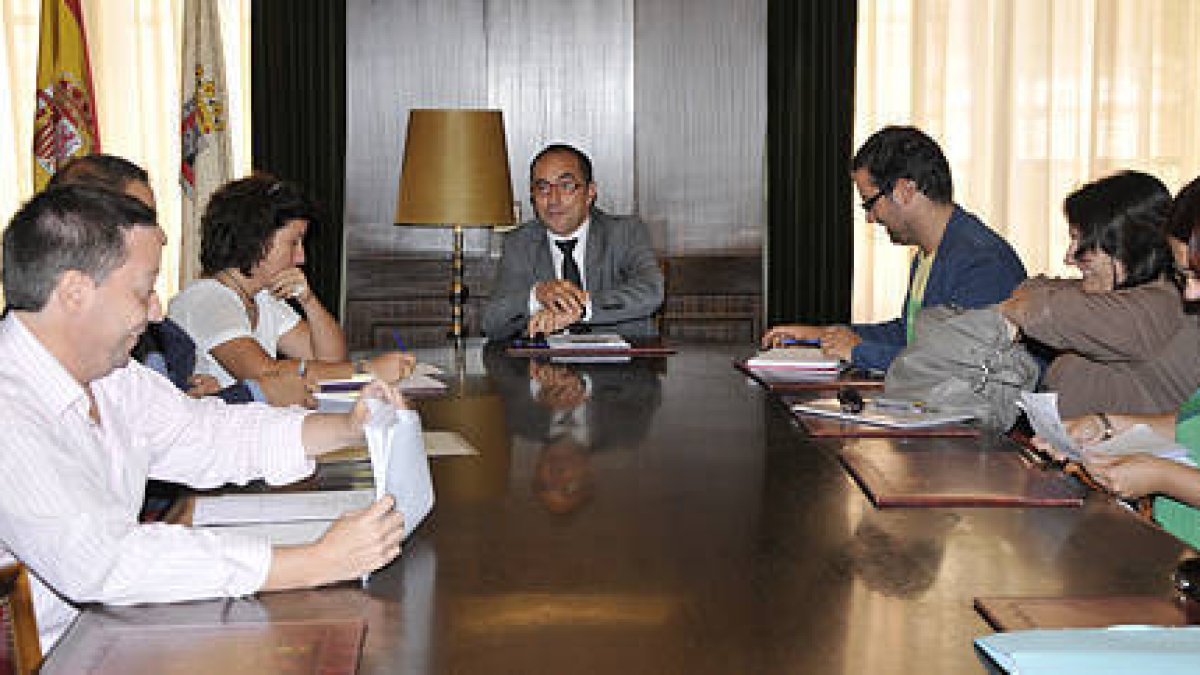 La mesa de diálogo social. / V.G.-