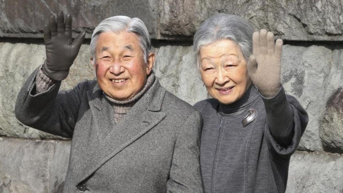 El emperador Akihito y la emperatriz Michiko el pasado febrero en Tokyo.-AP / KOJI SASAHARA