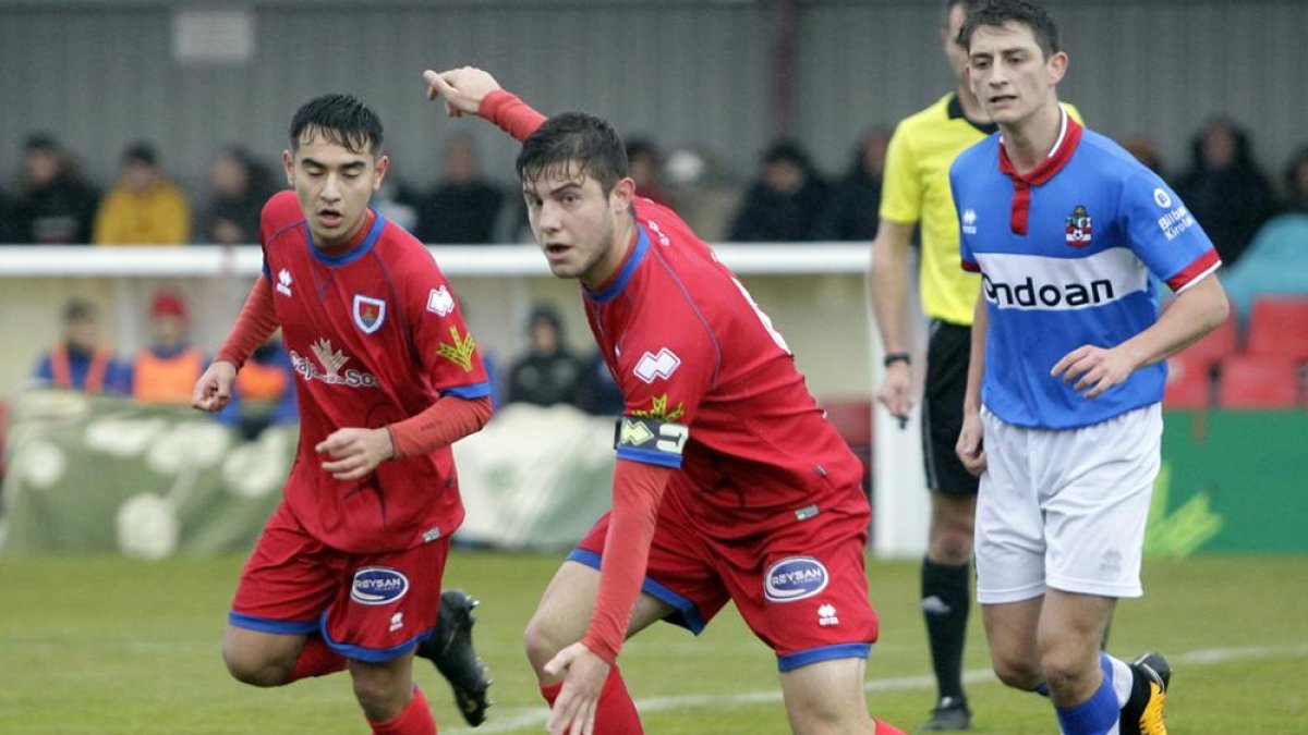 Empate sin goles entre el Numancia juvenil y el Danok Bat en la última jornada de División de Honor.-LUIS ÁNGEL TEJEDOR