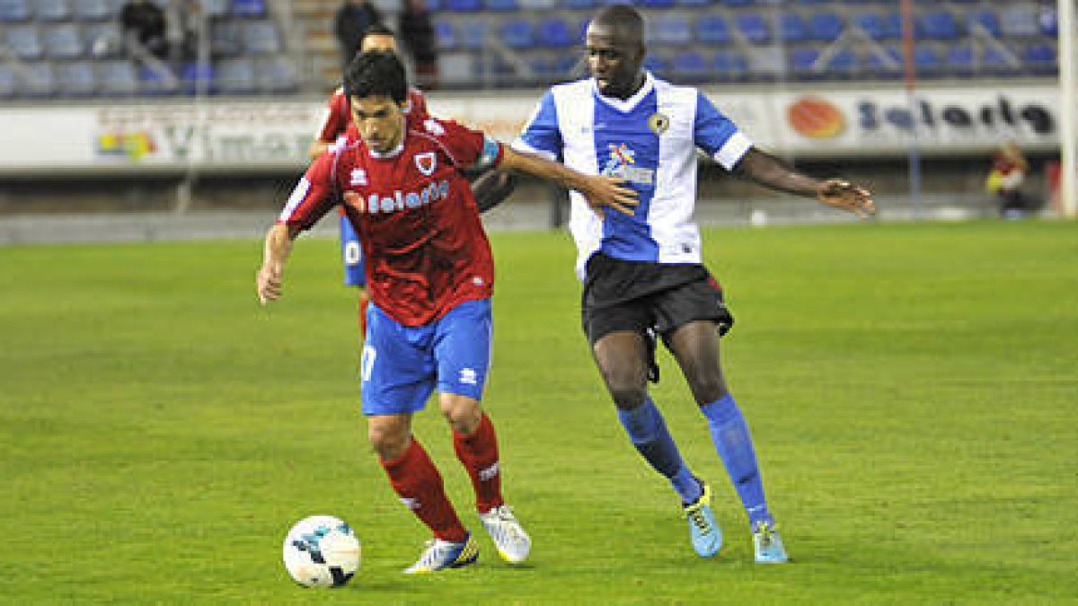 El capitán del Numancia, Javier del Pino. / DIEGO MAYOR-