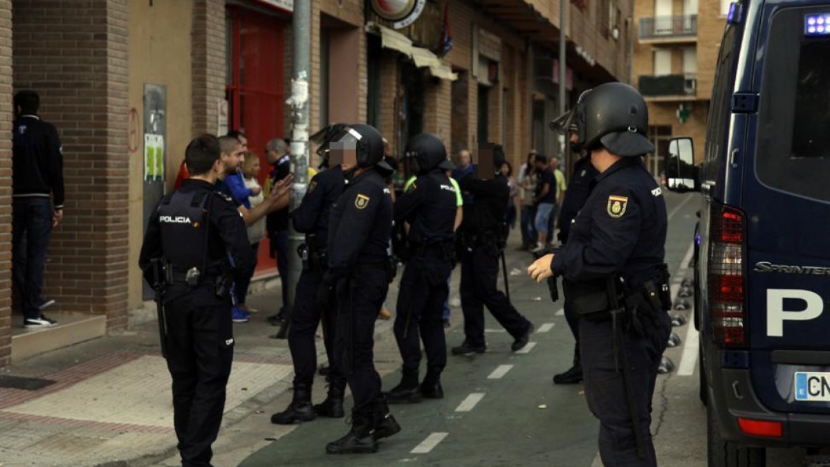 La pelea entre aficionados tuvo lugar en las cercanías de Los Pajaritos con el partido en juego.-