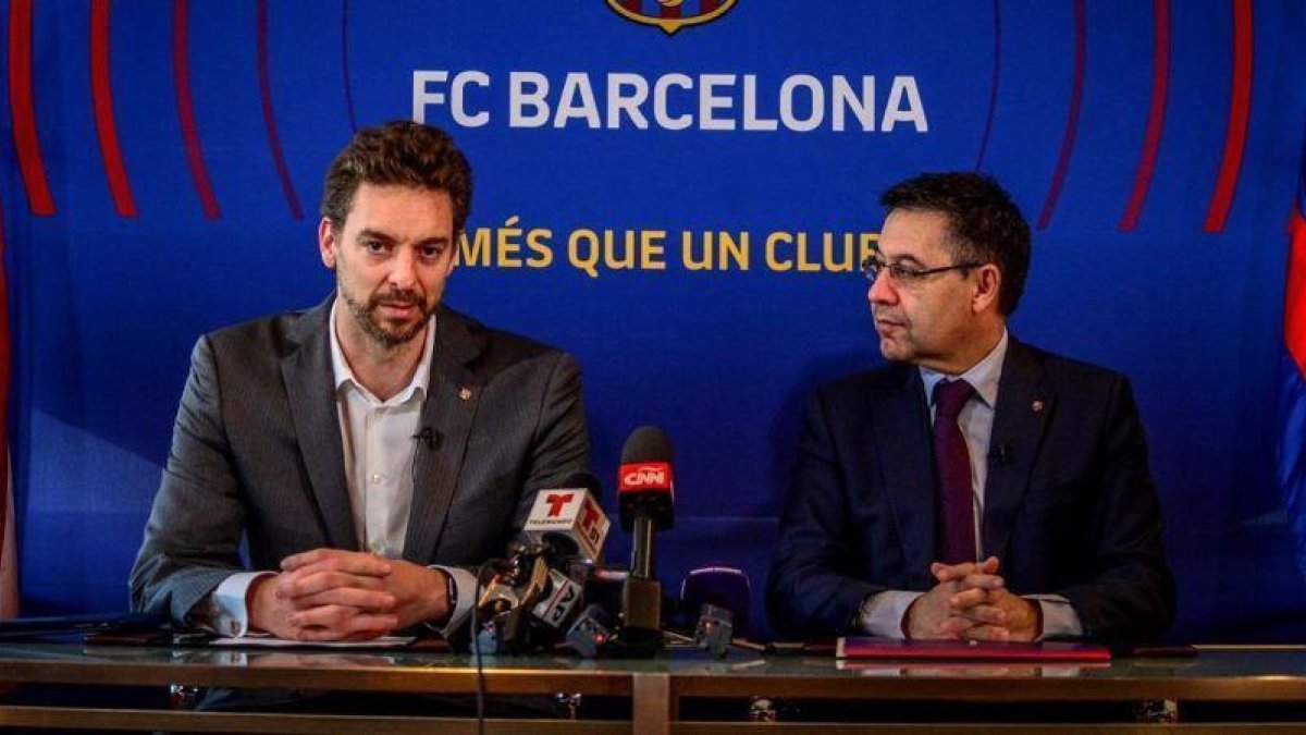 Pau Gasol  Y Josep Maria Bartomeu, en un reciente acto conjunto en Miami.-EFE GIORGIO VIERA
