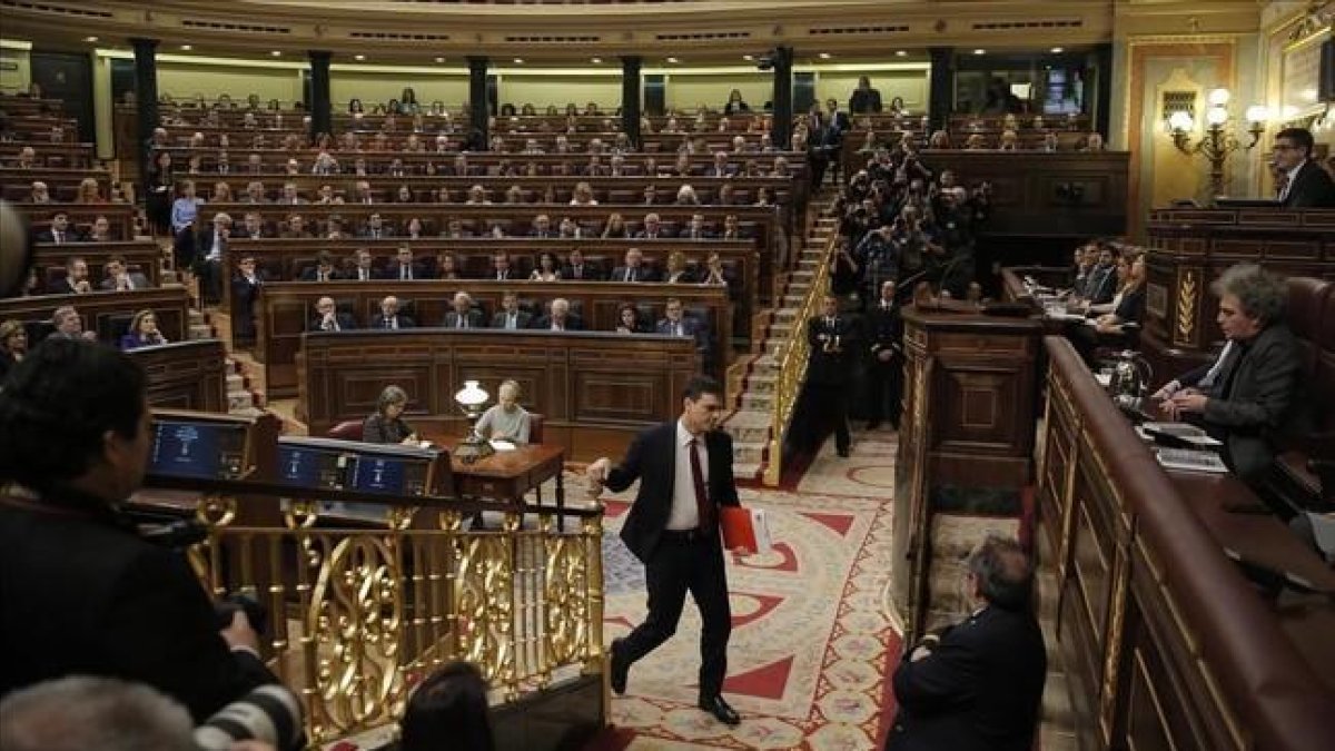 Pedro Sánchez, durante el debate de investidura en el Congreso de los Diputados.-JOSÉ LUIS ROCA
