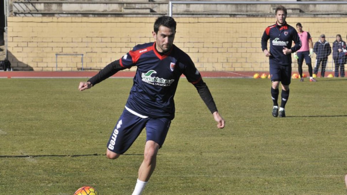 Antonio Tomás durante un entrenamiento.-VALENTÍN GUISANDE