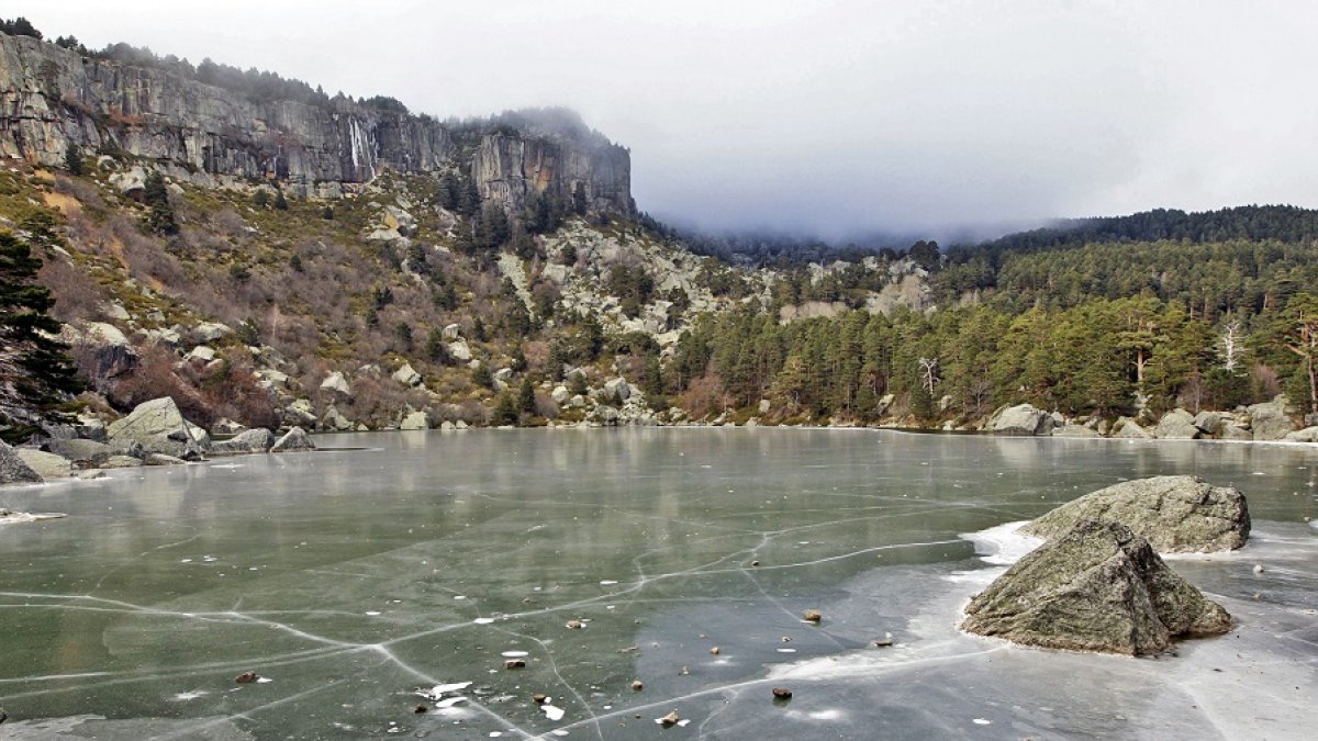 La Laguna Negra helada.