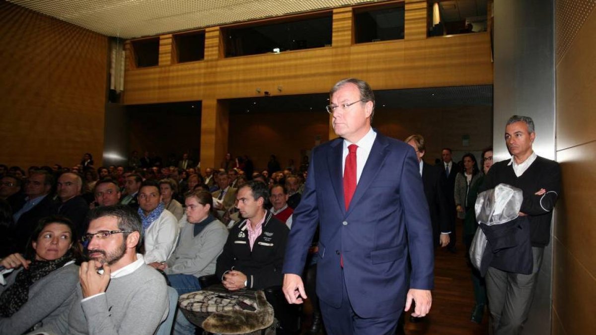 El consejero de Fomento y Medio Ambiente, Antonio Silván, clausura la jornada sobre la Ley de Regeneración Urbana de Castilla y León-Ical