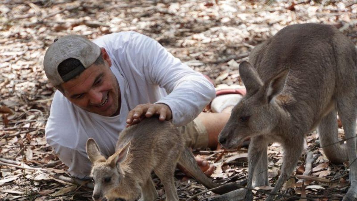 Frank Cuesta, en una simpática imagen de la serie 'Wild Frank', esta vez en Australia.-DMAX