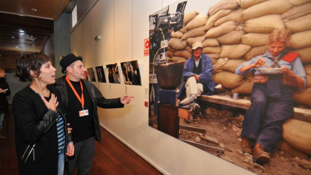 Andrés y Muñiz, hoy, en la inauguración de la muestra.-VALENTÍN GUISANDE