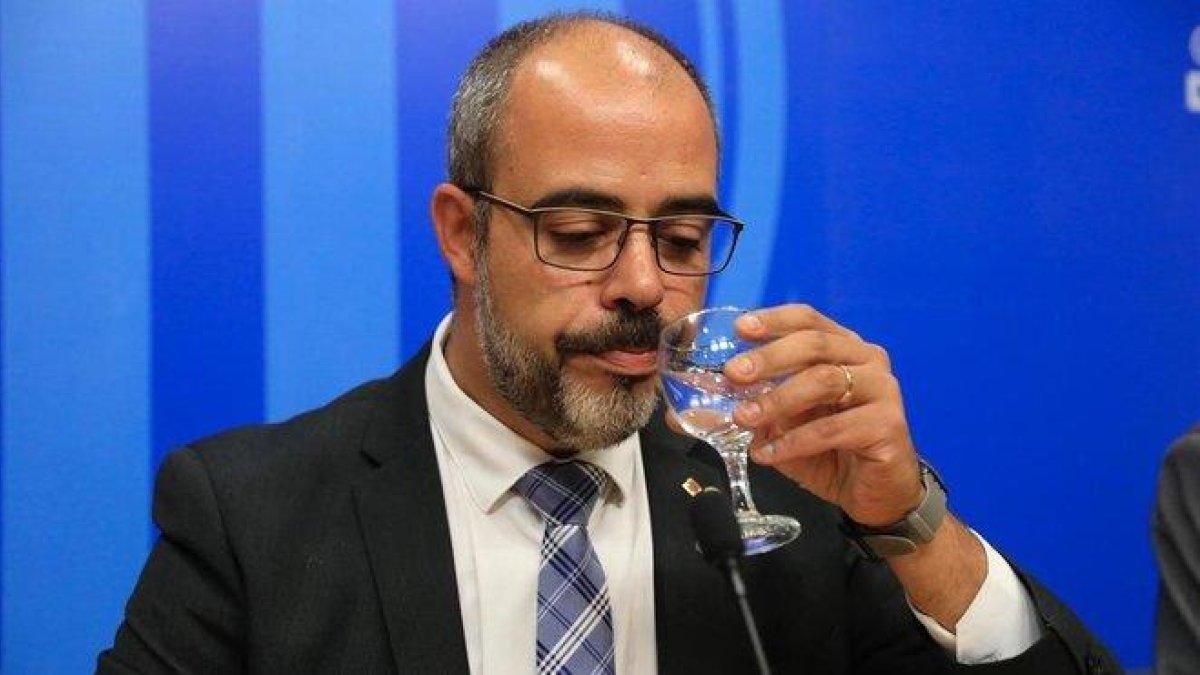 Comparecencia del conseller Buch.-/ FERRAN NADEU