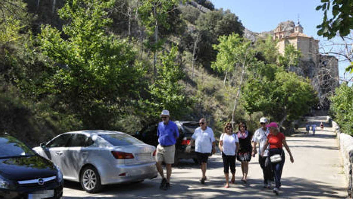 Turistas en Soria.-