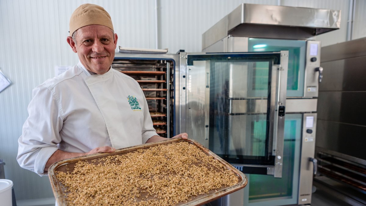 Obrador de la panadería artesana sin gluten 'Massa Mater' en Agreda.-ICAL