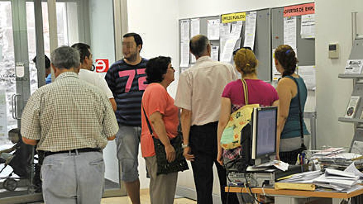 La oficina del Ecyl en una imagen de archivo. / VALENTÍN GUISANDE-