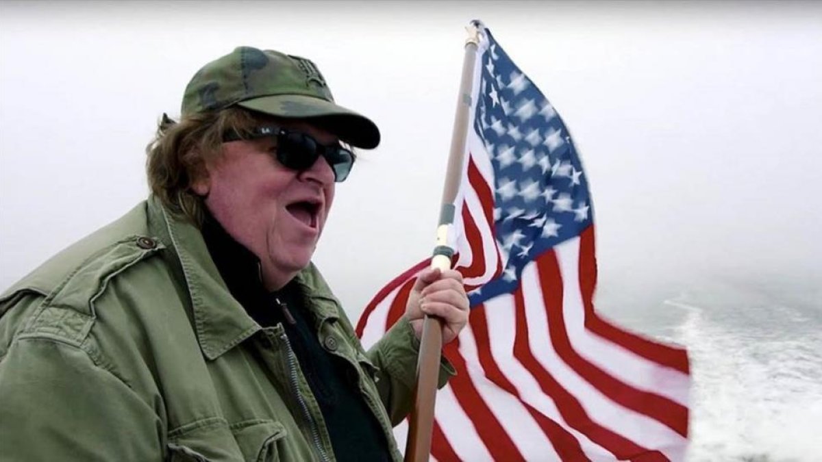 Michael Moore en una imagen de su documental.-
