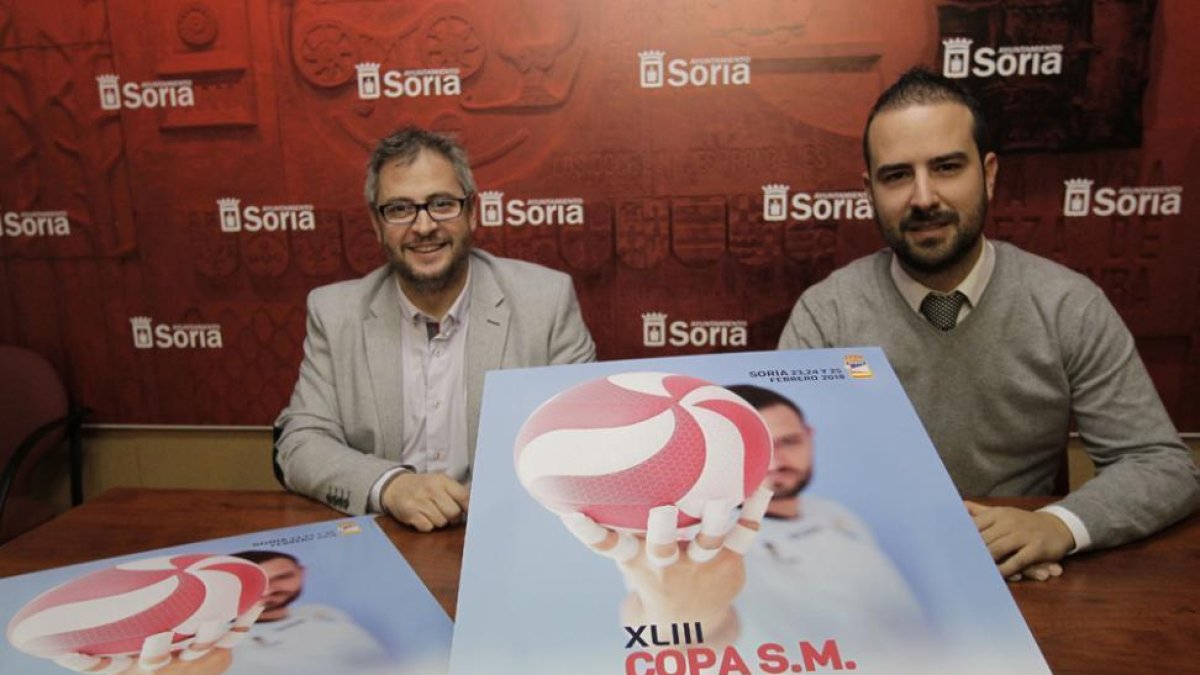 El presidente del Río Duero, Alfredo Cabrerizo (i) y a su lado, el concejal, Ángel Hernández (d), ayer.-LUIS ÁNGEL TEJEDOR