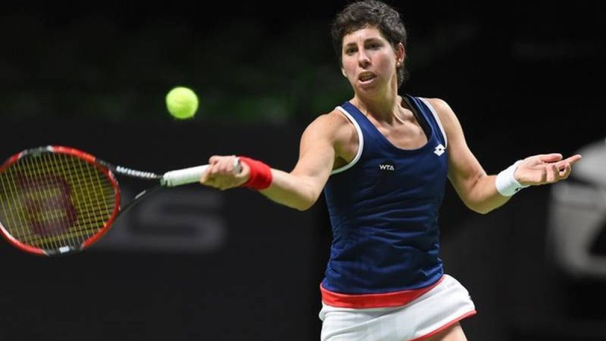 La tenista española Carla Suarez Navarro durante un partido de cuartos de final en Amberes-Foto:   LUC CLAESSEN / AFP