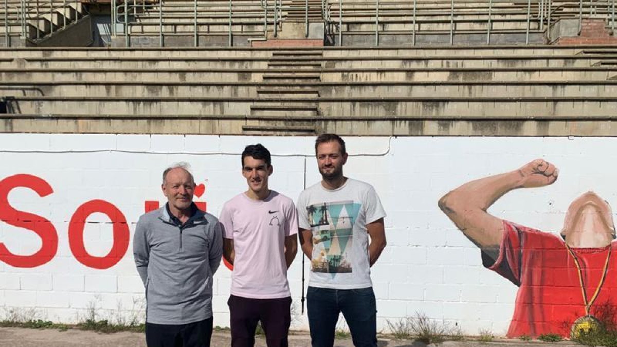Pascual Oliva, Dani Mateo y Manuel Salvador ayer en las pistas de atletismo del Estadio de Los Pajaritos.-HDS