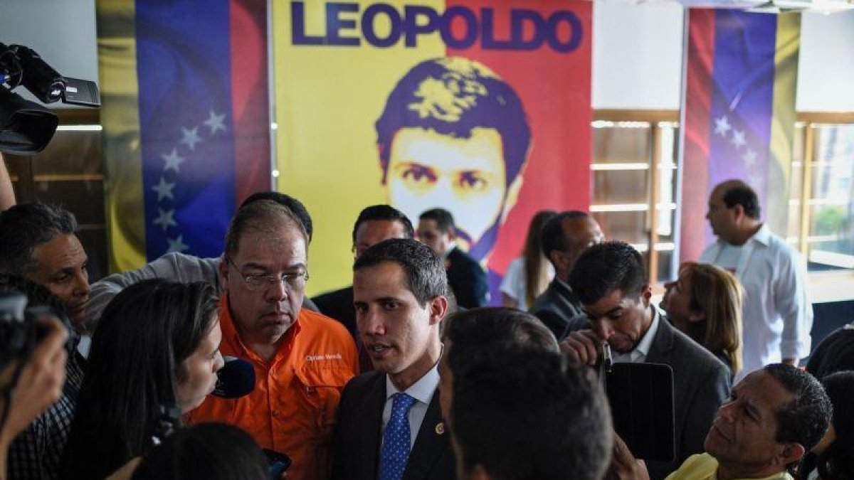 Juan Guaidó en un acto con motivo de la detención de opositor Leopoldo López, actualmente preso.-AFP