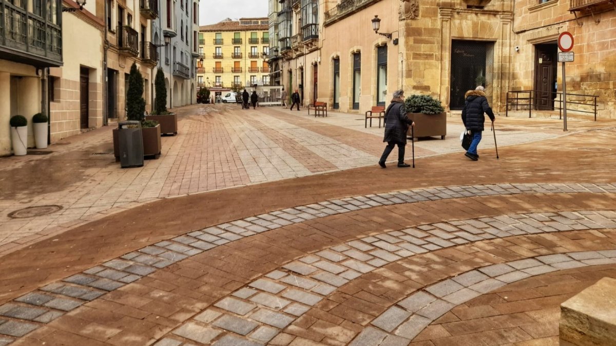 Imagen del suelo en el centro de la capital soriana.-MARIO TEJEDOR