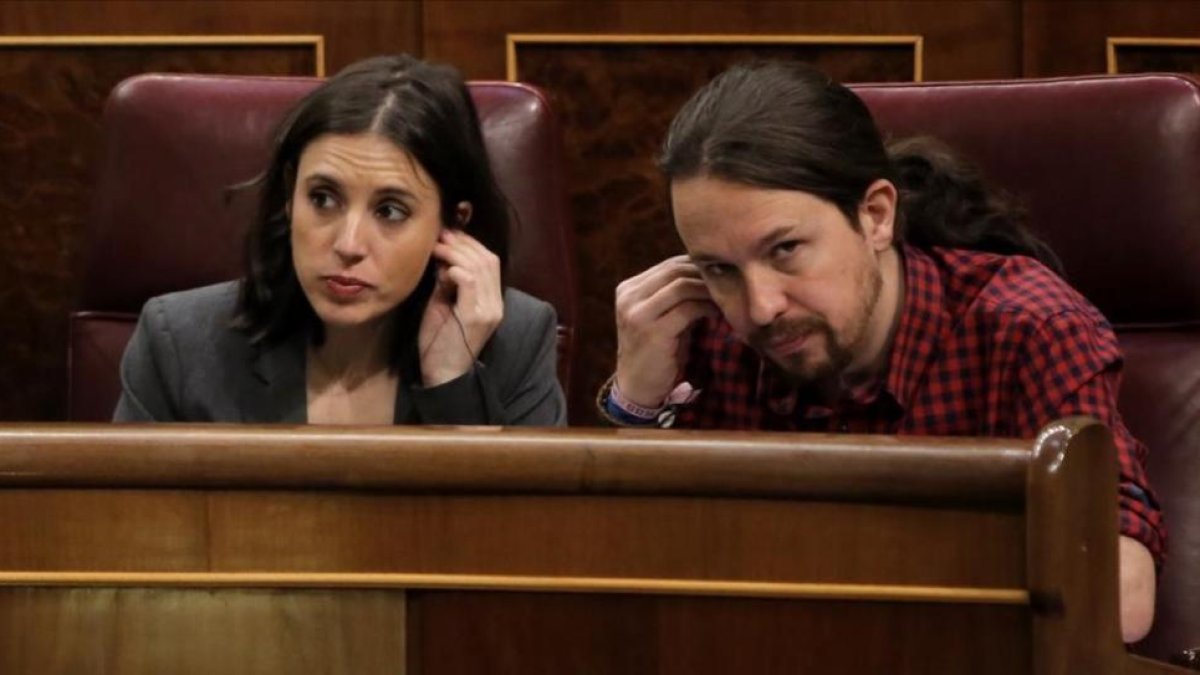 Pablo Iglesias e Irene Montero, en el Congreso.-JOSÉ LUIS ROCA