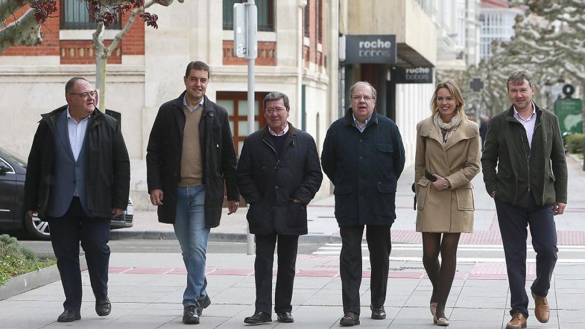 Ibáñez, Rico, Herrera, Lorena de la Fuente y Lacalle, ayer en Burgos. --RAÚL OCHOA