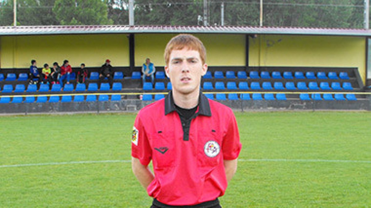 El soriano Javier Garrido es árbitro asistente en Segunda división. MARIO TEJEDOR