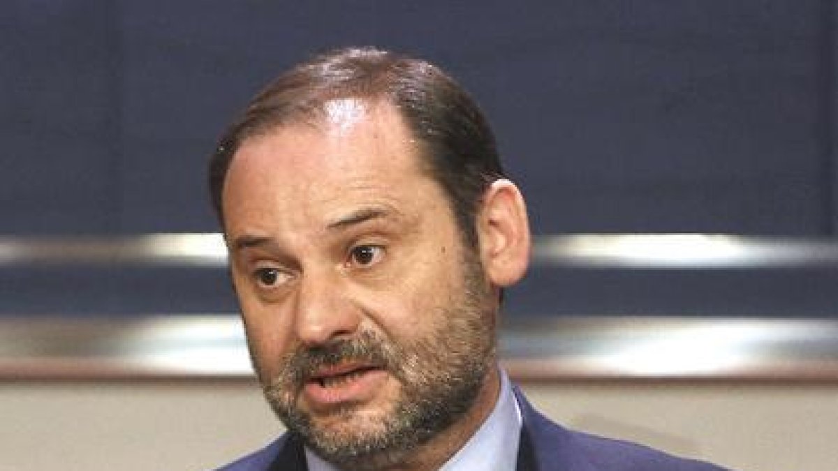 El ministro de Fomento, José Luis Ábalos.-HDS