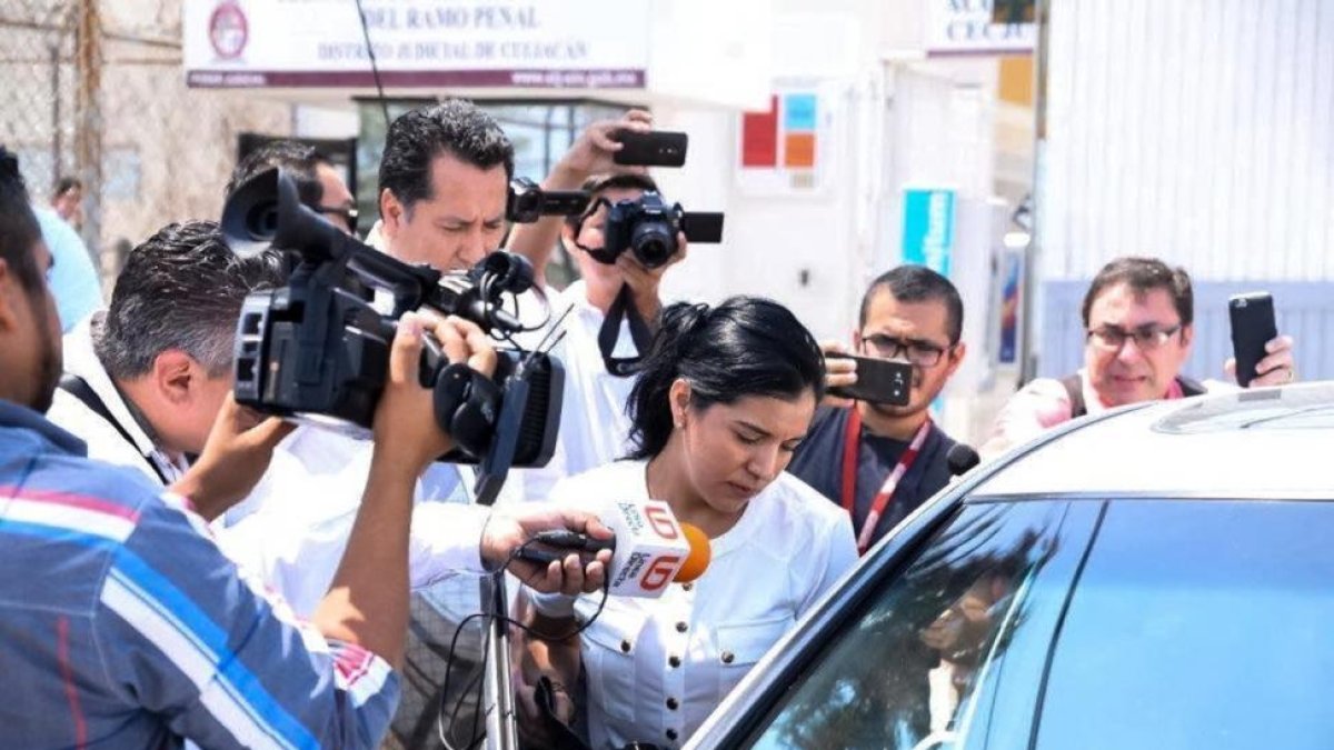 Yecenia Armenta Gracianoa su salida del penal de la ciudad mexicana de Culiacán.-EFE