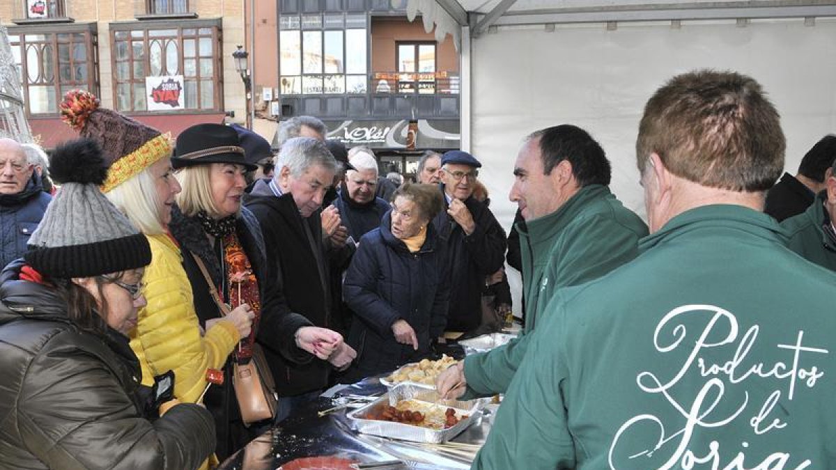 El acto de Asaja logró congregar a cientos de sorianos y visitantes en el centro de la ciudad.-VALENTIN GUISANDE