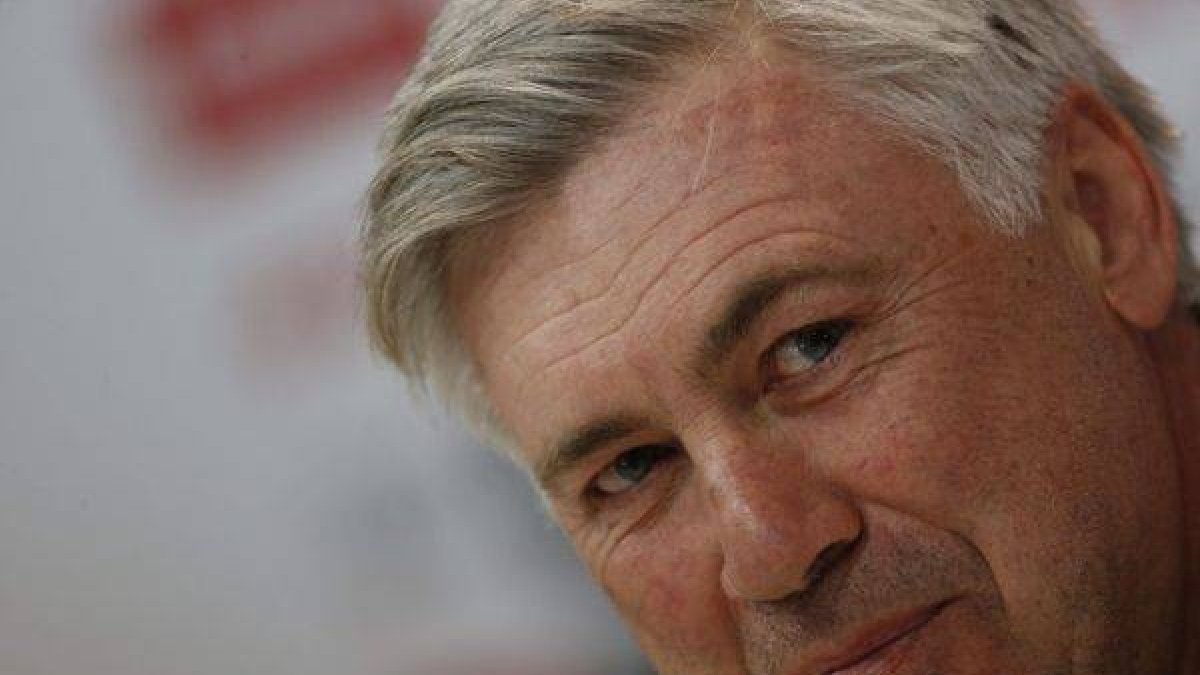 Carlo Ancelotti, durante la rueda de prensa tras el entrenamiento en la Ciudad Deportiva de Valdebebas.-Foto: JAVIER LIZÓN / EFE