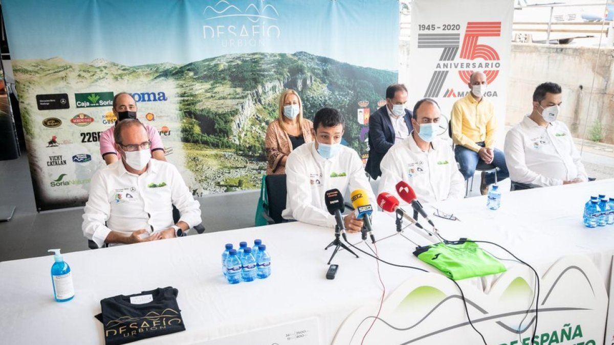 La prueba ha sido presentada hoy viernes en el concesionario Mercedes Madurga. GONZALO MONTESEGURO