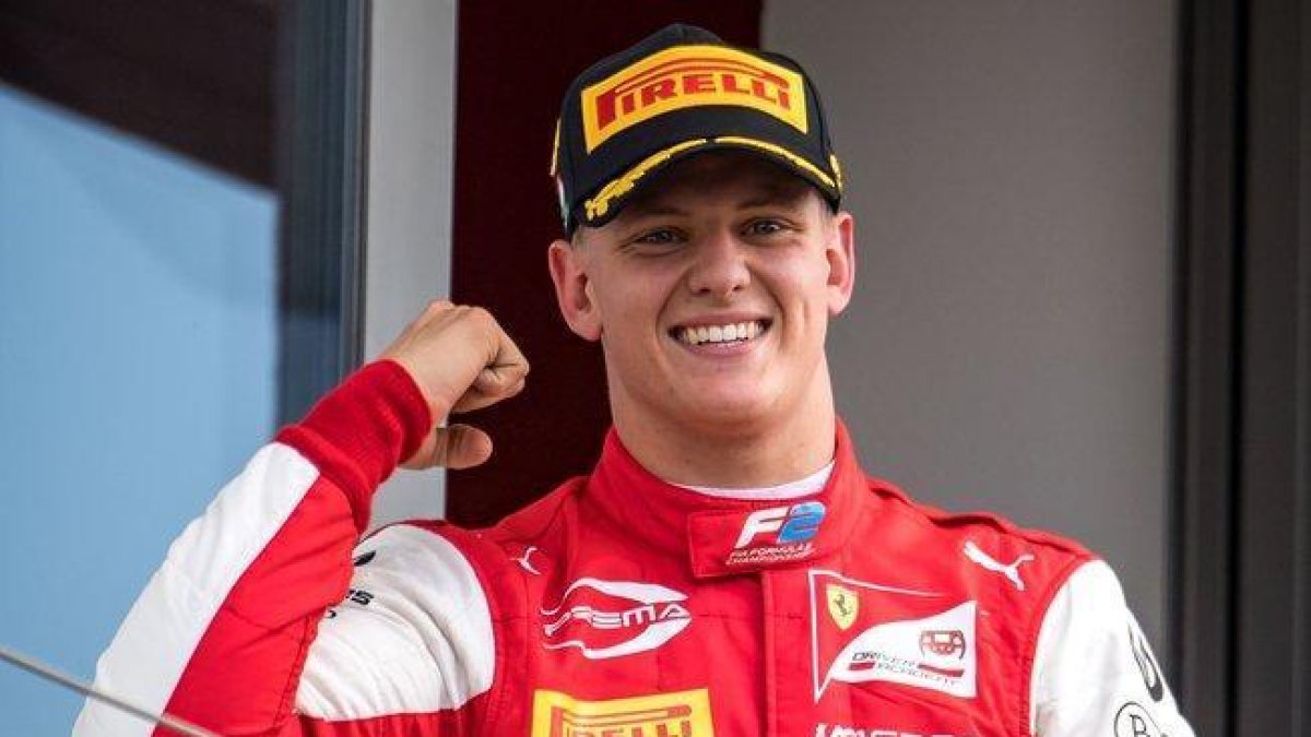Mick Schumacher celebra la victoria.-AFP / ANDREJ ISAKOVIC