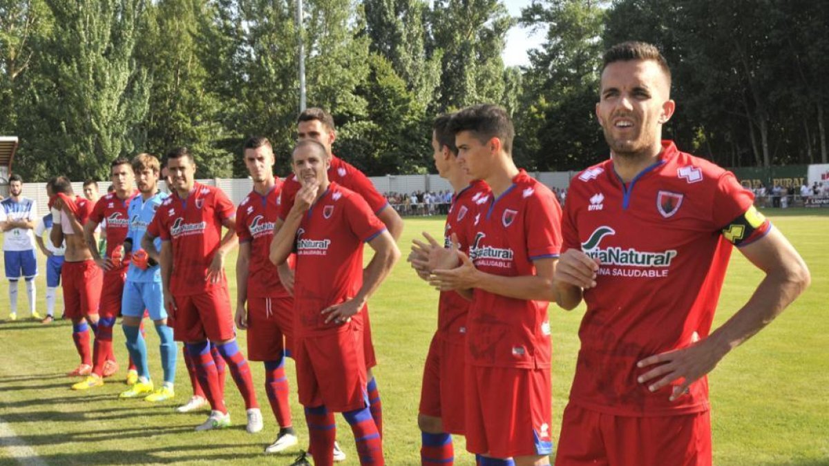 En estas dos semanas Arrasate tendrá que buscar el once titular con el que arranca la Liga 2016-2017.-Valentín Guisande