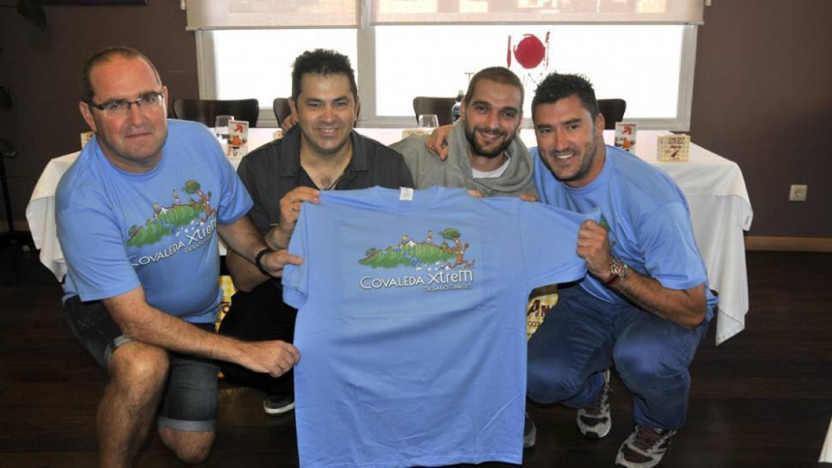 Vidal Herrero, Andrés Cámara, Álvaro García y Rubén Andrés fueron los encargados de presentar la Covaleda Xtrem-Desafío Urbión.-Valentín Guisande