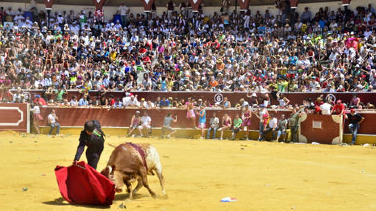 Miles de sorianos inundaron la plaza. / Á.M.-
