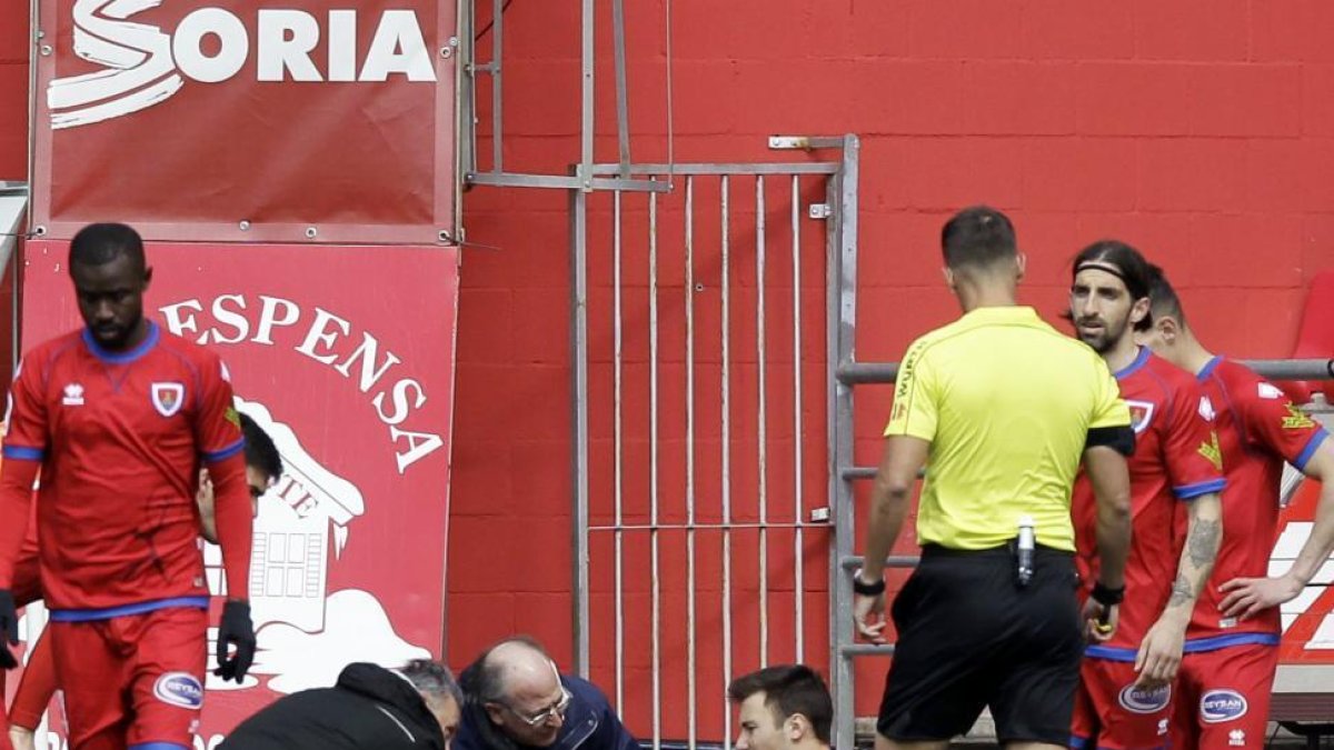Saúl sufría una dura entrada al inicio del partido ante el Córdoba y es duda para Alcorcón.-Luis Ángel Tejedor