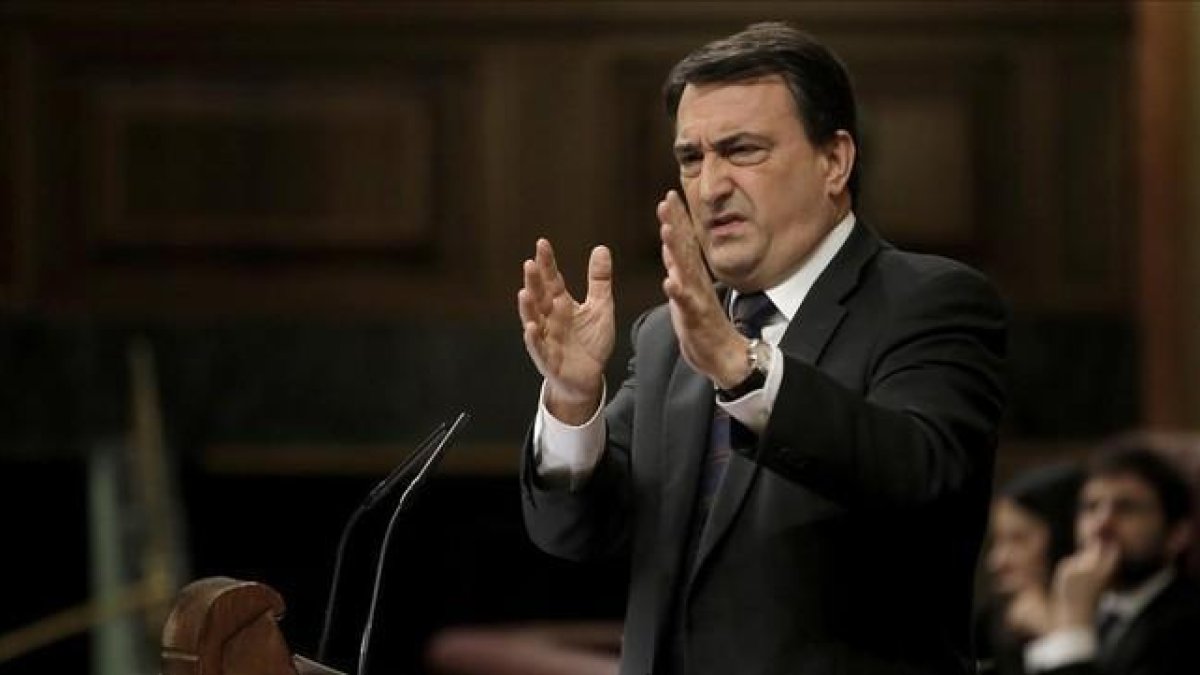 El portavoz del PNV, Aitor Esteban, este miércoles en el Congreso.-JOSE LUIS ROCA