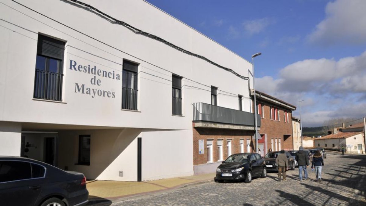 Residencia de Matamala de Almazán.-HDS