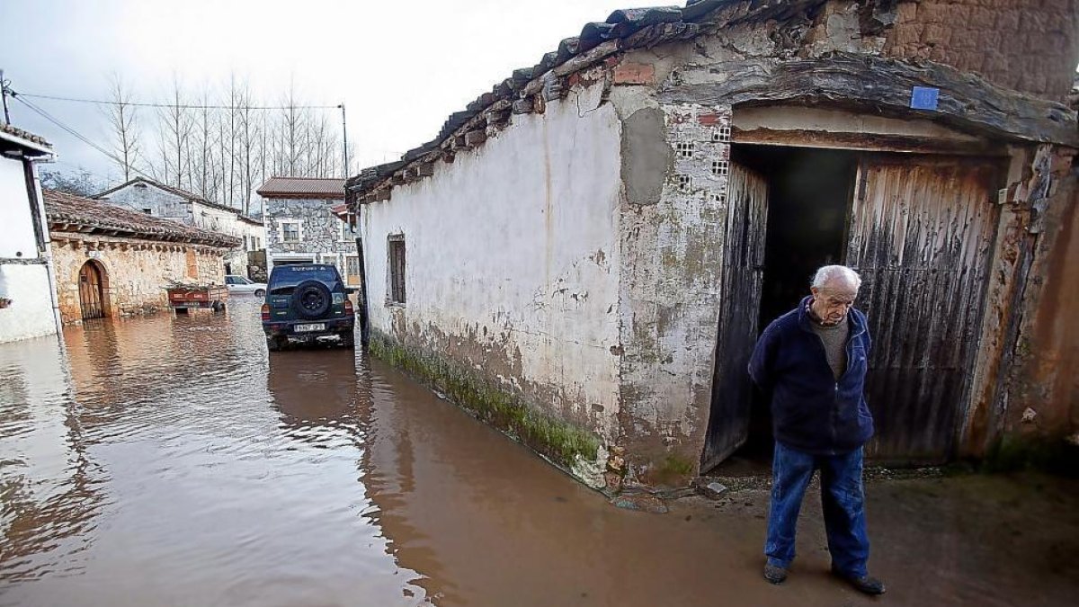Foto de archivo de las inundaciones en Puentedura (Burgos).-ICAL