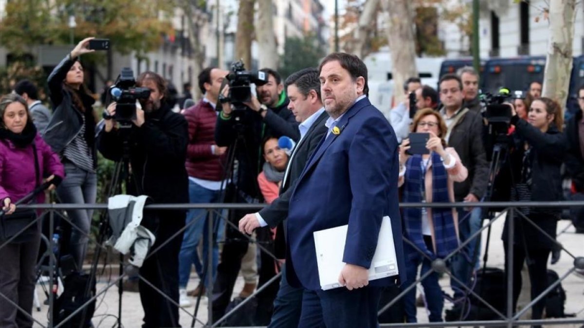 El exvicepresidente de la Generalitat Oriol Junqueras llega, este jueves, a la Audiencia Nacional.-JUAN MANUEL PRATS