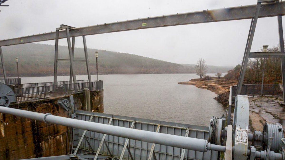 Embalse de la Cuerda del Pozo en Soria en una imagen de archivo. MARIO TEJEDOR