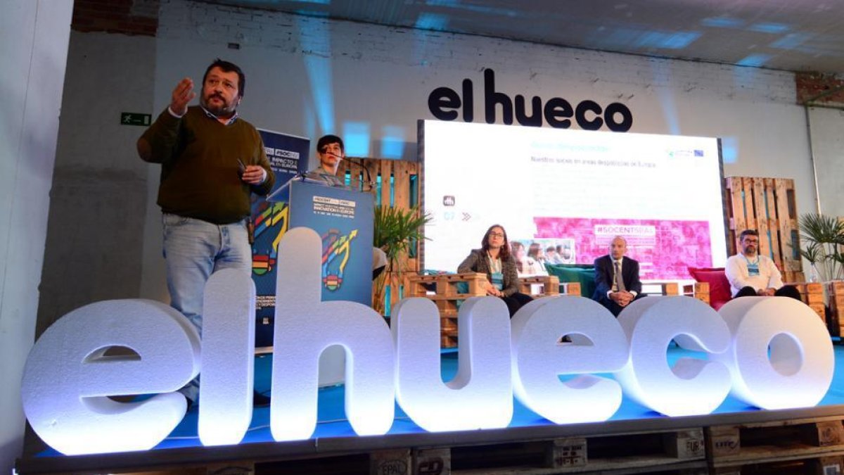 Joaquín Alcalde durante su intervención ayer en las instalaciones de El Hueco.-Álvaro Martínez
