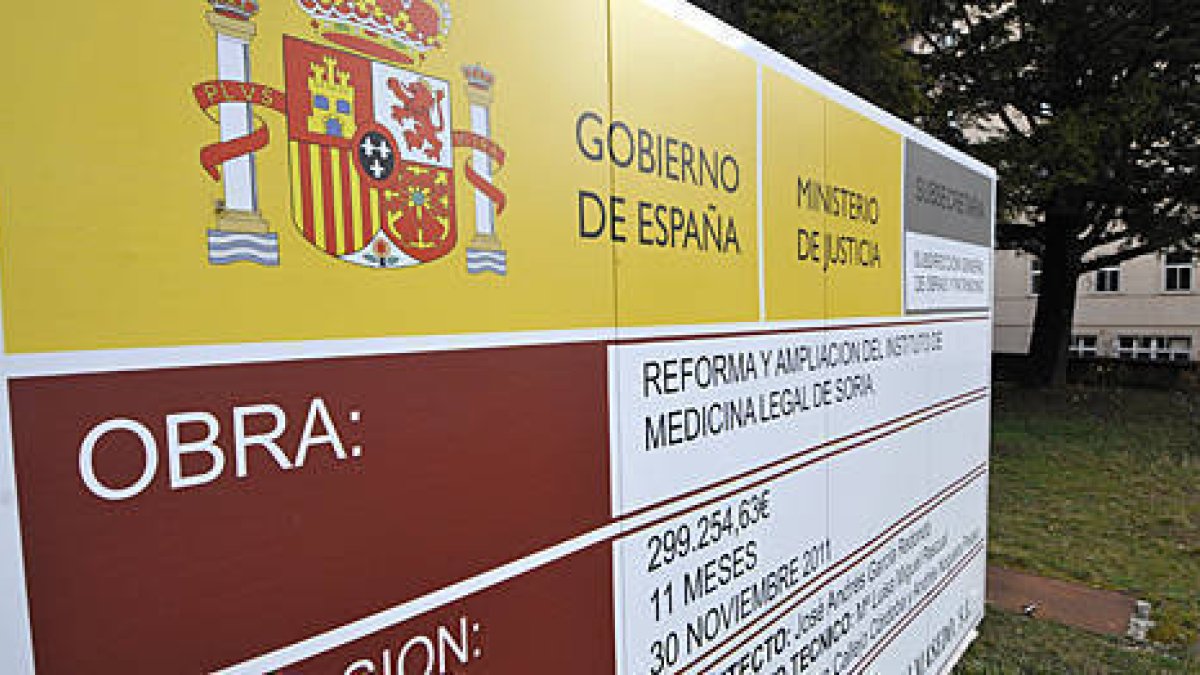 Obras del Instituto de Medicina Legal, en una imagen de marzo de 2012. / VALENTÍN GUISANDE-