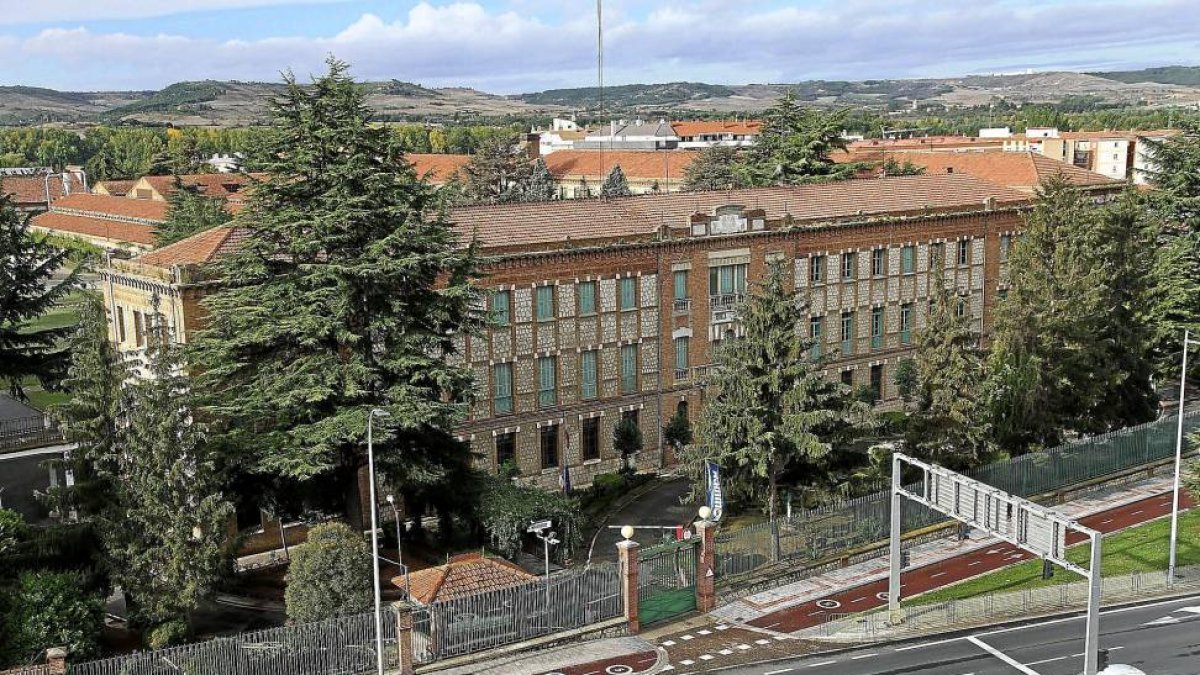 Fábrica de armas y munición de Santa Bárbara en Palencia-El Mundo