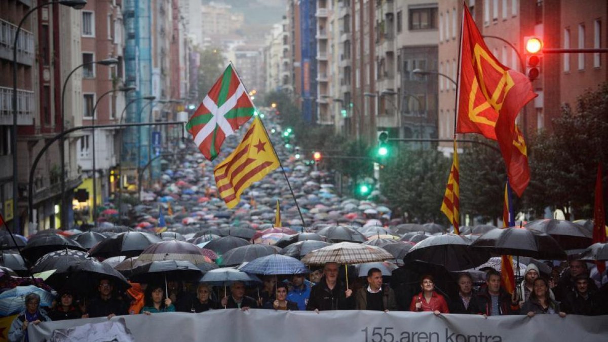 El Parlamento Vasco rechaza la moción de EH Bildu a favor de reconocer la república catalana.-/ VINCENT WEST (REUTERS)