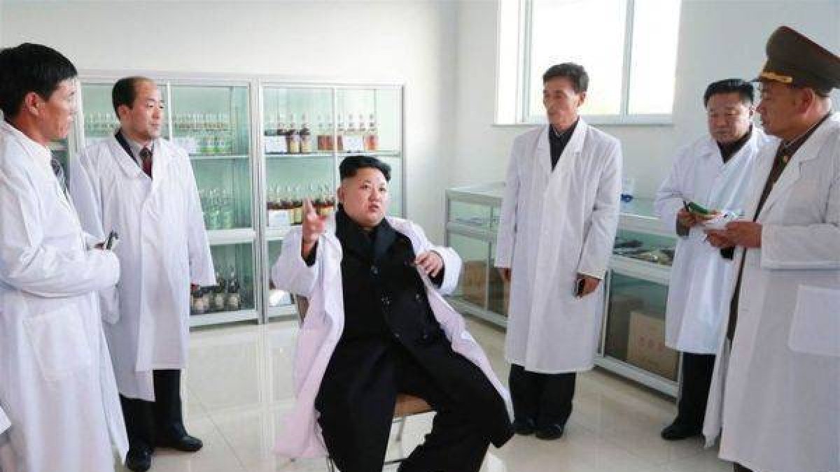 Kim Jong-un ha aumentado sus visitas oficiales desde su operación de tobillo.-Foto:  KOREAN CENTRAL NEW AGENCY